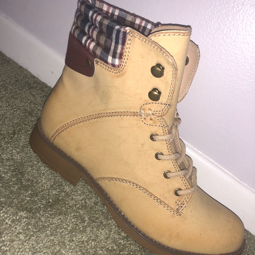 Women’s Light Tan Combat Boots